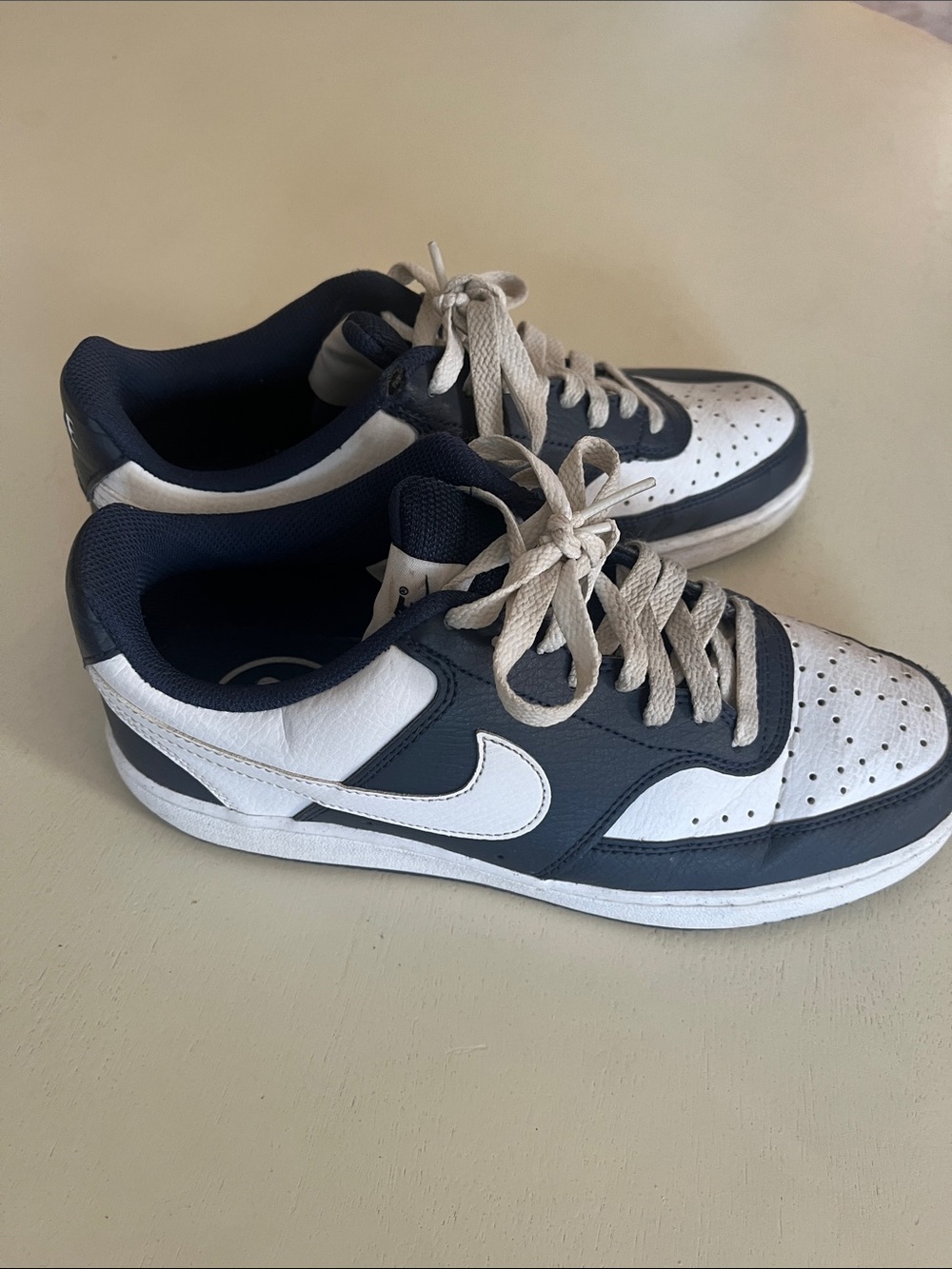 Nike Low-Top Sneakers in White and Navy Blue